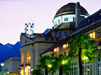 Merano, il Kurhaus all'imbrunire