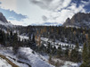 Vista del Sassolungo e del paesaggio innevato