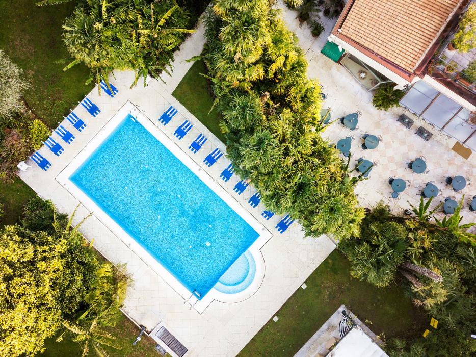 10drone-piscina-4stagioni